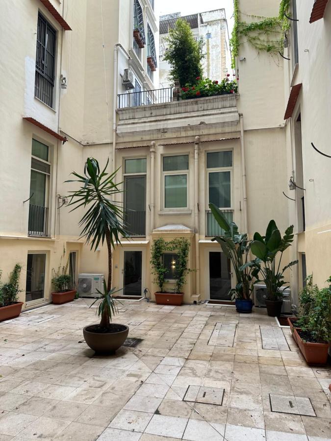 Imbriani 69 Apartment Bari Exteriör bild