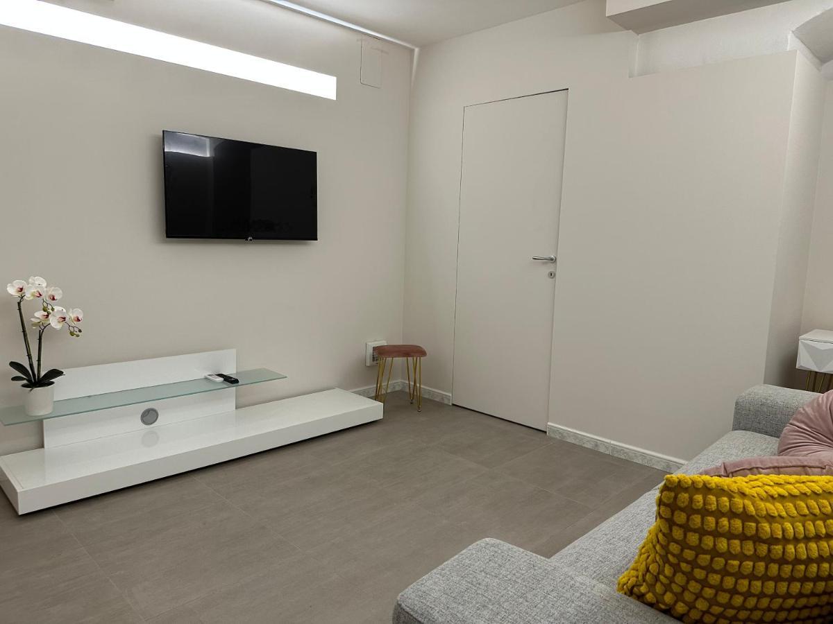 Imbriani 69 Apartment Bari Exteriör bild